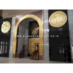 Mihrab Masjid Kuningan Mewah